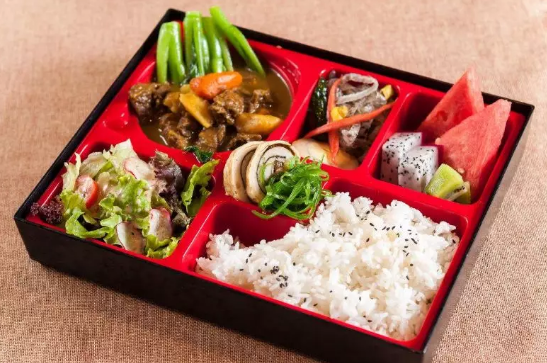 9月29日起全國鐵路停售常溫盒飯，冷鏈盒飯有望成“新寵”