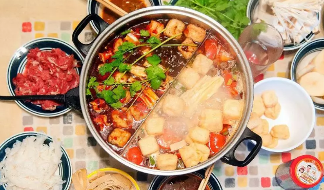 2018中國火鍋品類報告：關(guān)店數(shù)減少，開店數(shù)增加