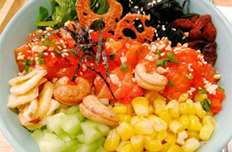 碳烤雞丸串、老北京雞肉卷、紫薯包……便利店這些鮮食最好賣