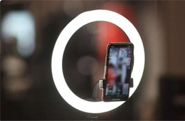 羅永浩、吳曉波頻頻“翻車”，直播帶貨還值得大力去做嗎？