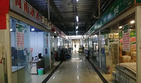 7成凍品商戶選擇“不返鄉(xiāng)”，萬邦市場春節(jié)首次“閉市營業(yè)”