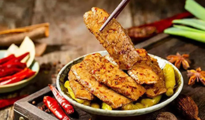 騰訊等資本入局，新老品牌混戰(zhàn)，千億鹵味市場(chǎng)如何博出位？