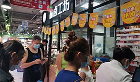 把廚房搬進(jìn)超市，跟餐飲店搶生意，預(yù)制菜成零售企業(yè)“引流利器”