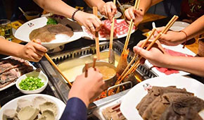 海底撈、呷哺呷哺關(guān)店，火鍋食材超市“退燒”，火鍋真的不“火”了嗎？