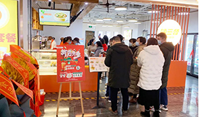 堂食餐飲全供預(yù)制菜，一年開(kāi)6家店，這個(gè)品牌靠啥“嗨三餐”？