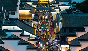 8.26億人次、7534.3億元；十一餐飲堂食消費較2019年增254%