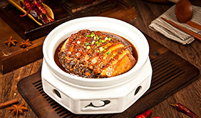 一個(gè)河南人在湖南把扣肉做到年銷(xiāo)3億，“許大師”是怎樣煉成的？