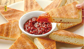 發(fā)現(xiàn)增長(zhǎng)品類 | 蔥包燴、火燒饃、菜蟒、菜盒…食品研發(fā)向地方特色小吃找靈感