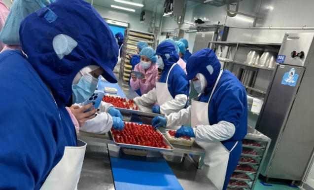 山姆麻薯驚現(xiàn)活老鼠、盒馬草莓蛋糕錯(cuò)把鹽當(dāng)糖，新零售烘焙的濾鏡碎了？