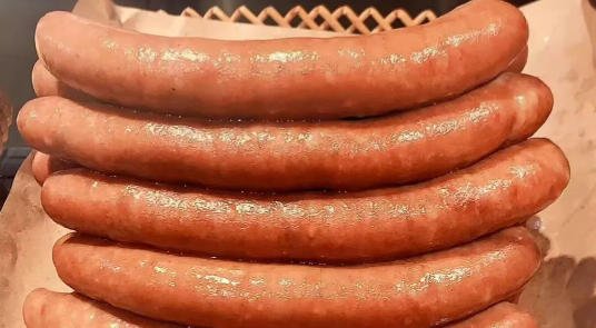 從烤到鹵，“腸”變“腸”新！超市熟食區(qū)引爆腸類(lèi)創(chuàng)新賽道